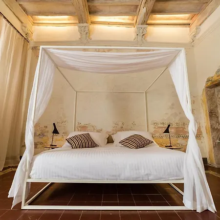 Bed & Breakfast Casatorre Dei Leoni Dimora Storica Siena