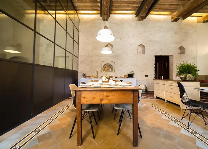 Bed & Breakfast Casatorre Dei Leoni Dimora Storica 4*