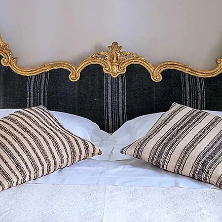 Bed & Breakfast Casatorre Dei Leoni Dimora Storica 4*