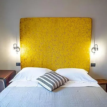 Bed & Breakfast Casatorre Dei Leoni Dimora Storica 4*