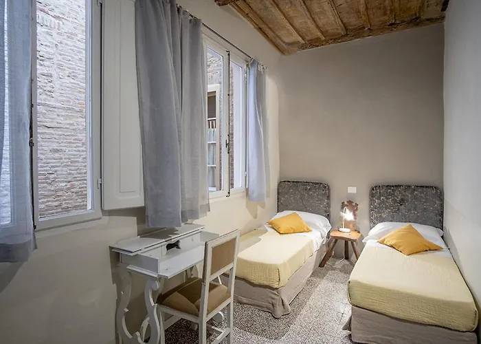 Bed & Breakfast Casatorre Dei Leoni Dimora Storica 4*